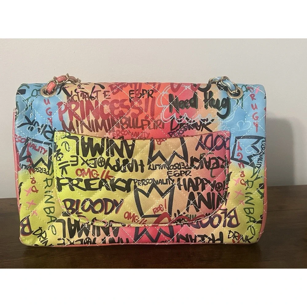 Graffiti Print Quilted Chain Shoulder Bag Turn-Lock‎ Flap Multicolor